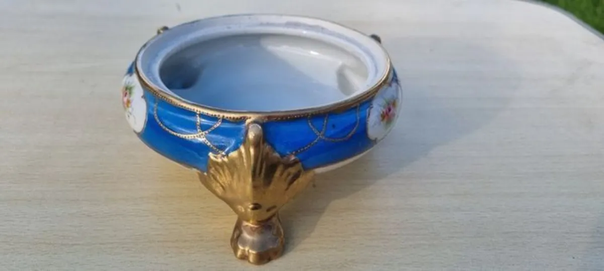 Vintage Limoges hand painted three foot Bowl - Image 2