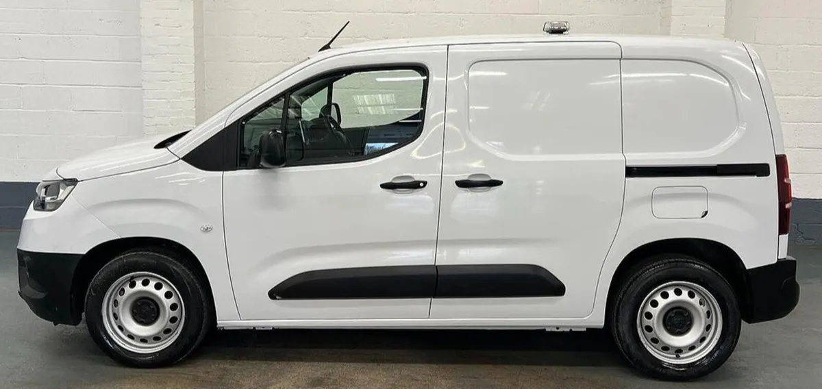 2023 Toyota Proace City Small Panel Van - Image 2