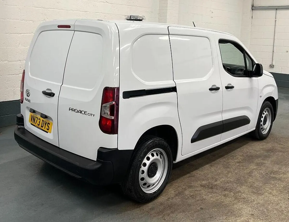 2023 Toyota Proace City Small Panel Van - Image 4