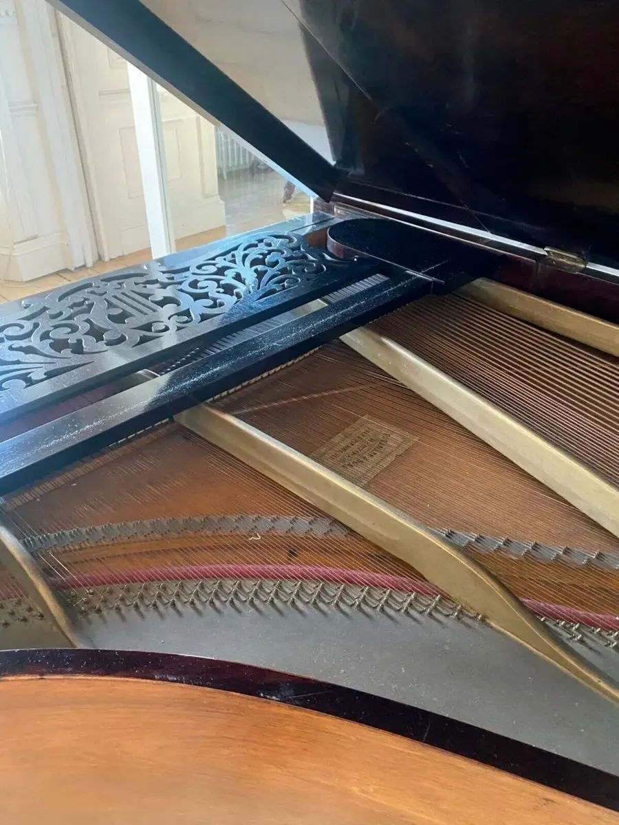 grand piano - Image 2