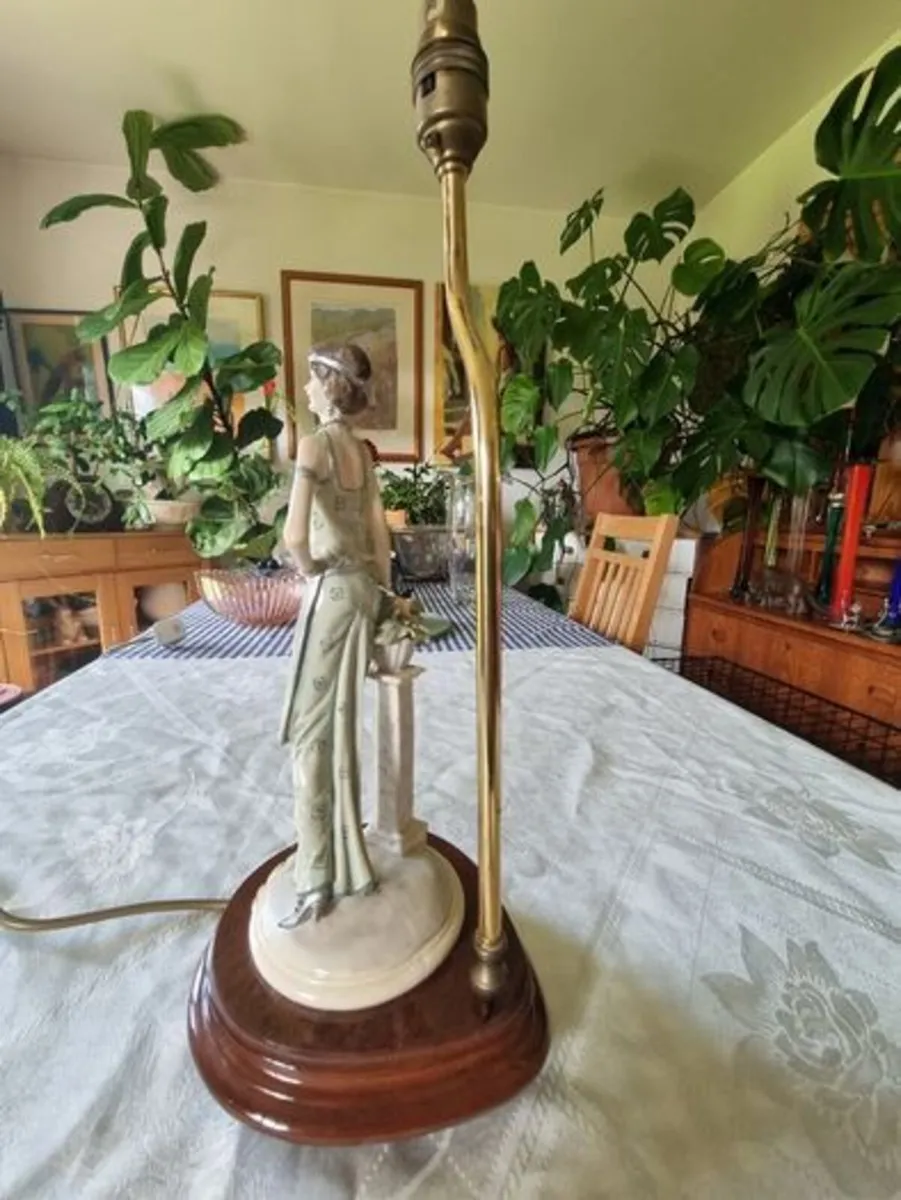 Vintage Italian lamp female figure - Image 2