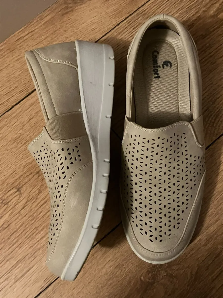 Ladies Shoes - Image 1