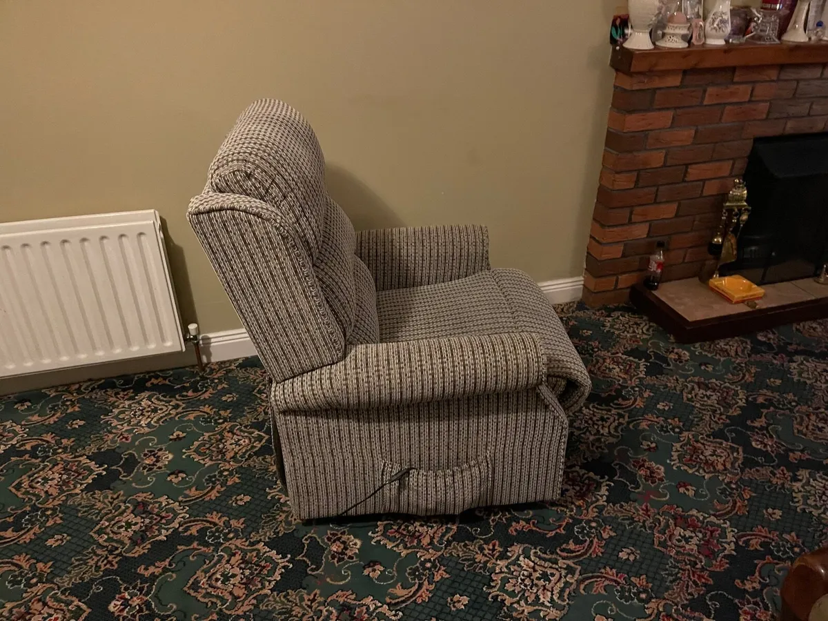 Recliner electric chairs - Image 1