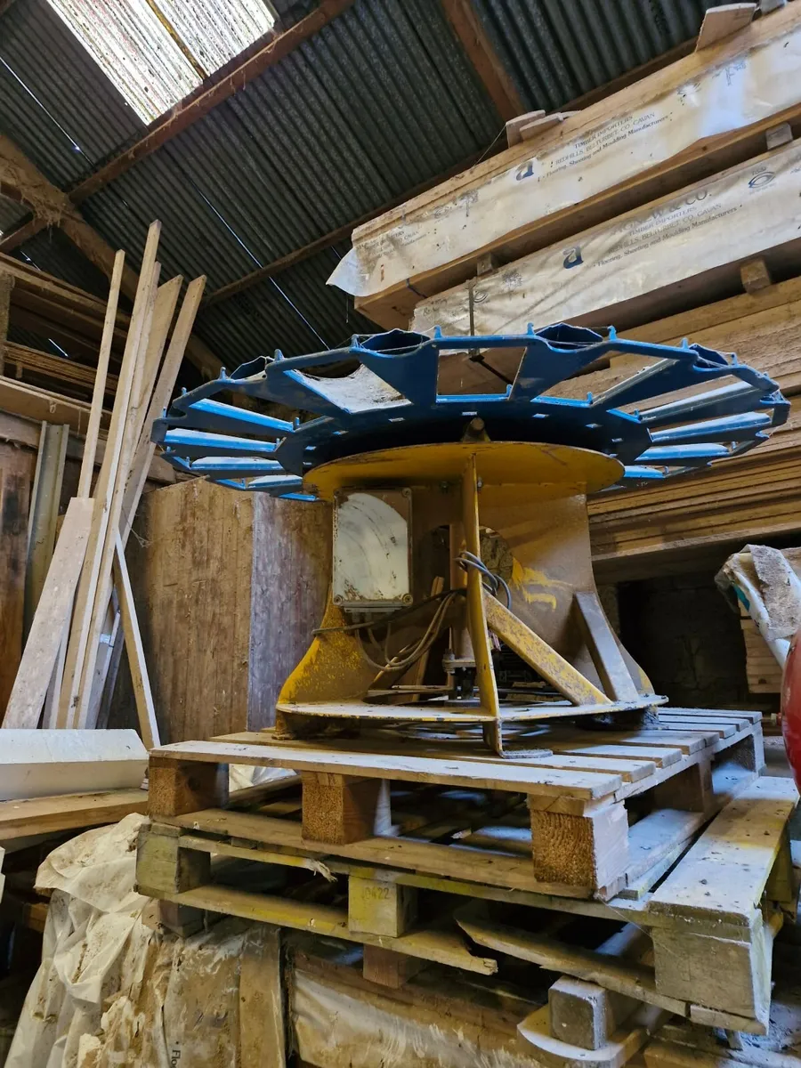 Kindling Machine Carousel - Image 1