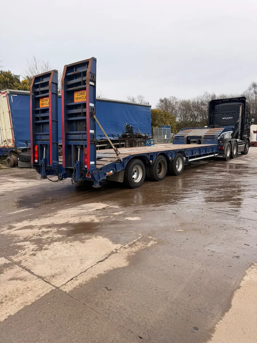 Low loader - Image 2