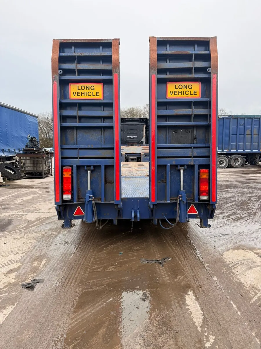 Low loader - Image 3