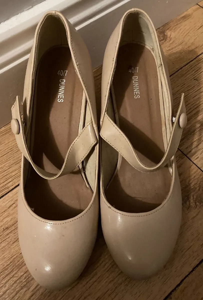 Ladies Shoes - Image 1