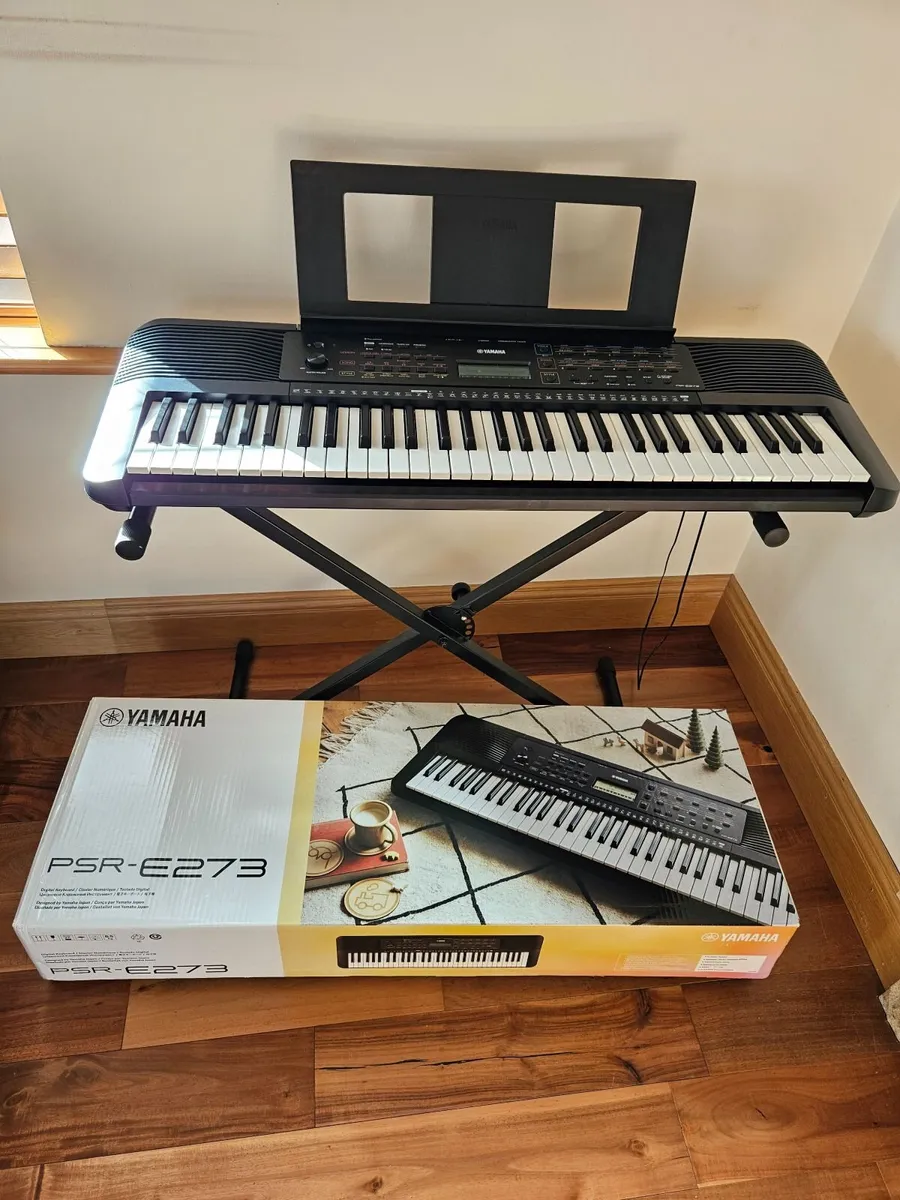 Yahama Keyboard, PSR- E273 - Image 1