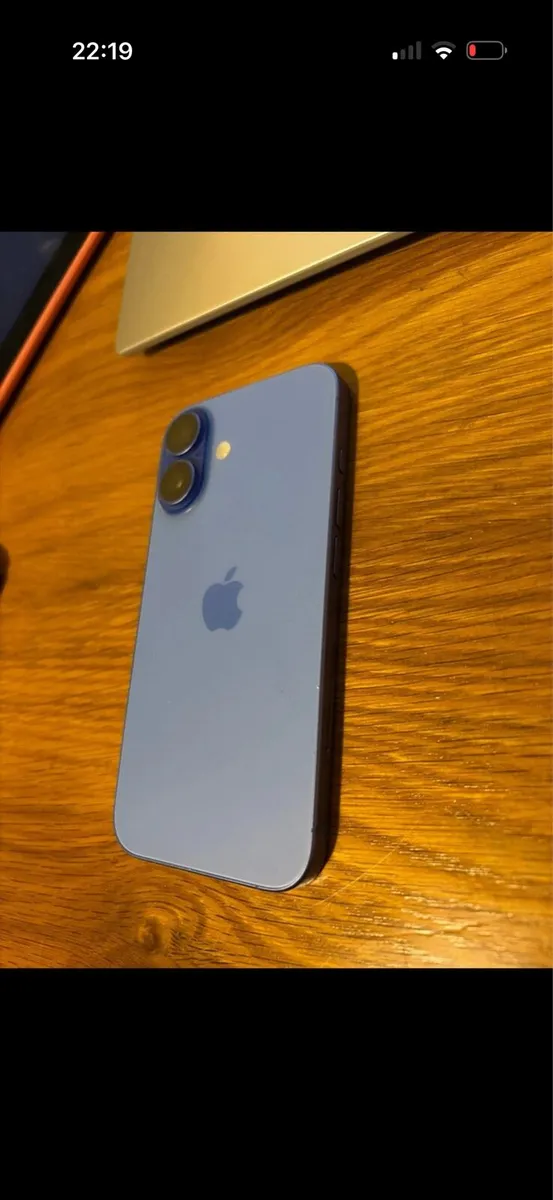 iPhone 16 - Image 1