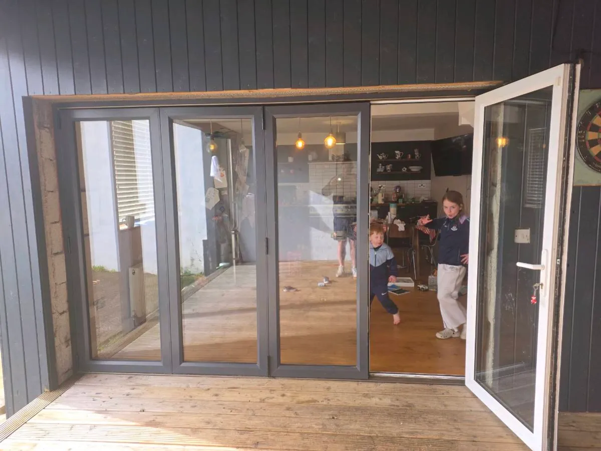Bifold doors. - Image 4