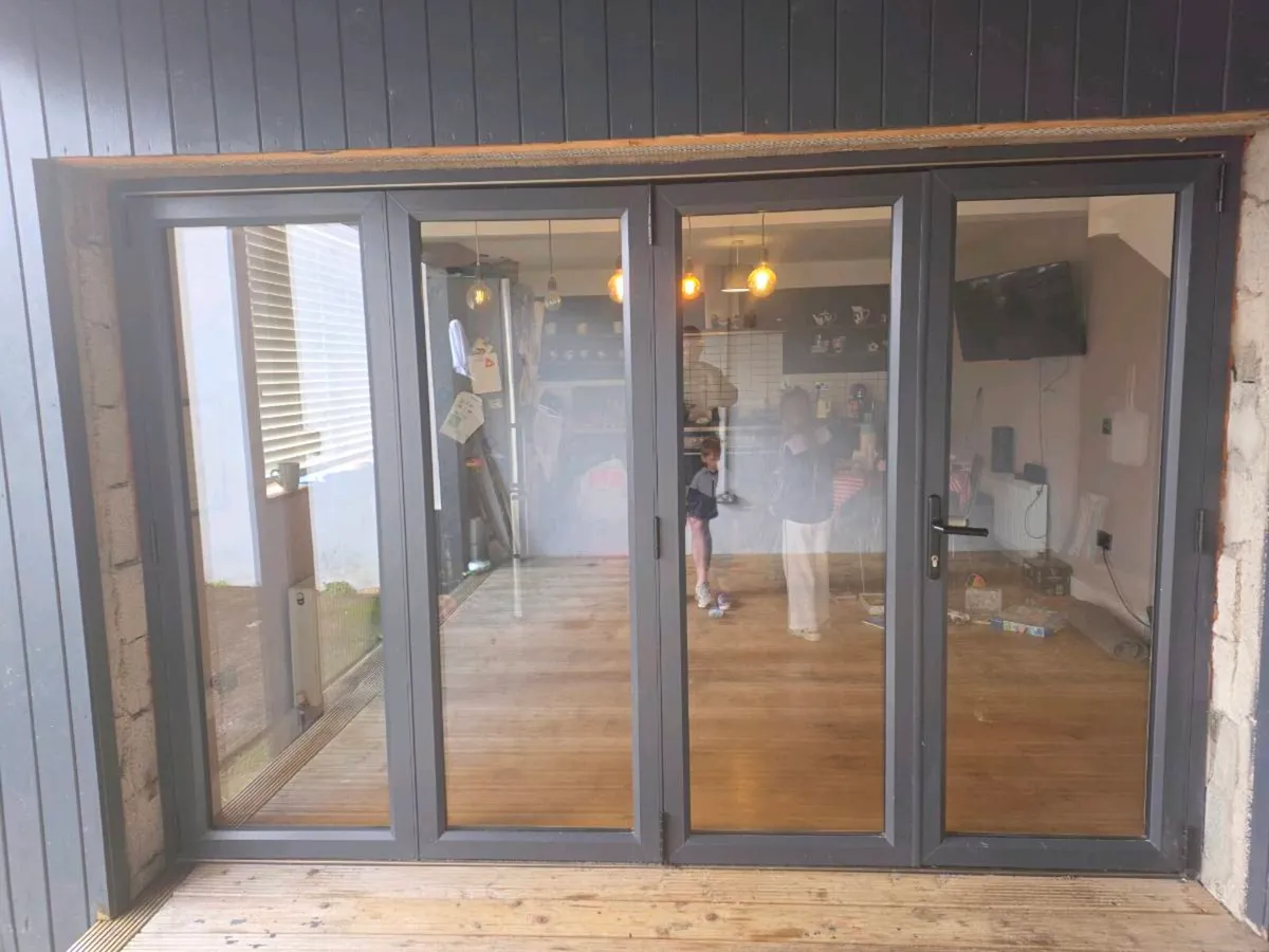 Bifold doors. - Image 1