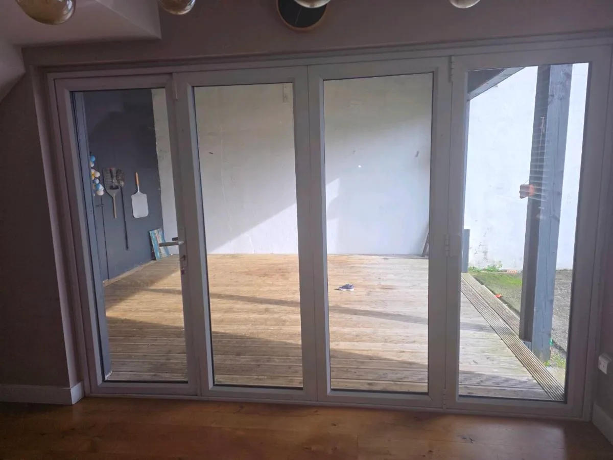 Bifold doors. - Image 2