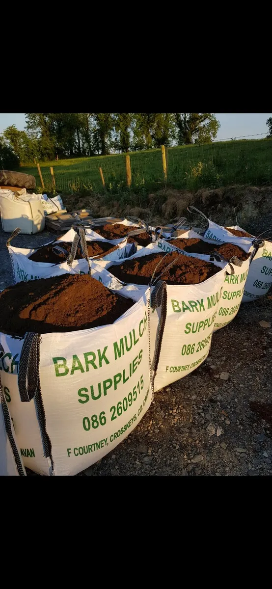 SCREENED  TOPSOIL  SCREENED TOPSOIL - Image 4