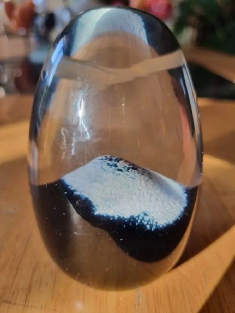 Caithness Scottish glass paperweight - Image 2