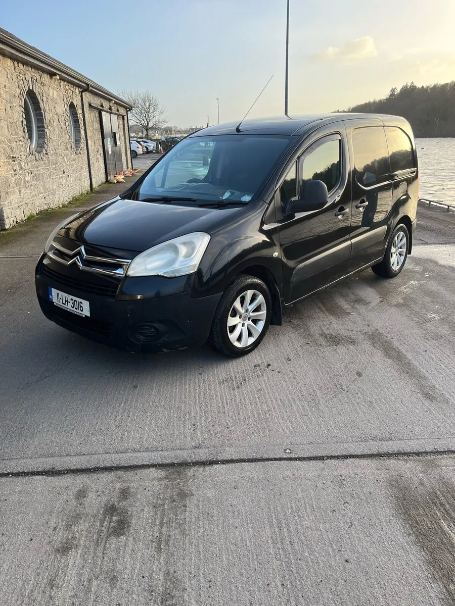 Citreon berlingo 2011 1.6 Diesel 3 seats new cvrt - Image 1