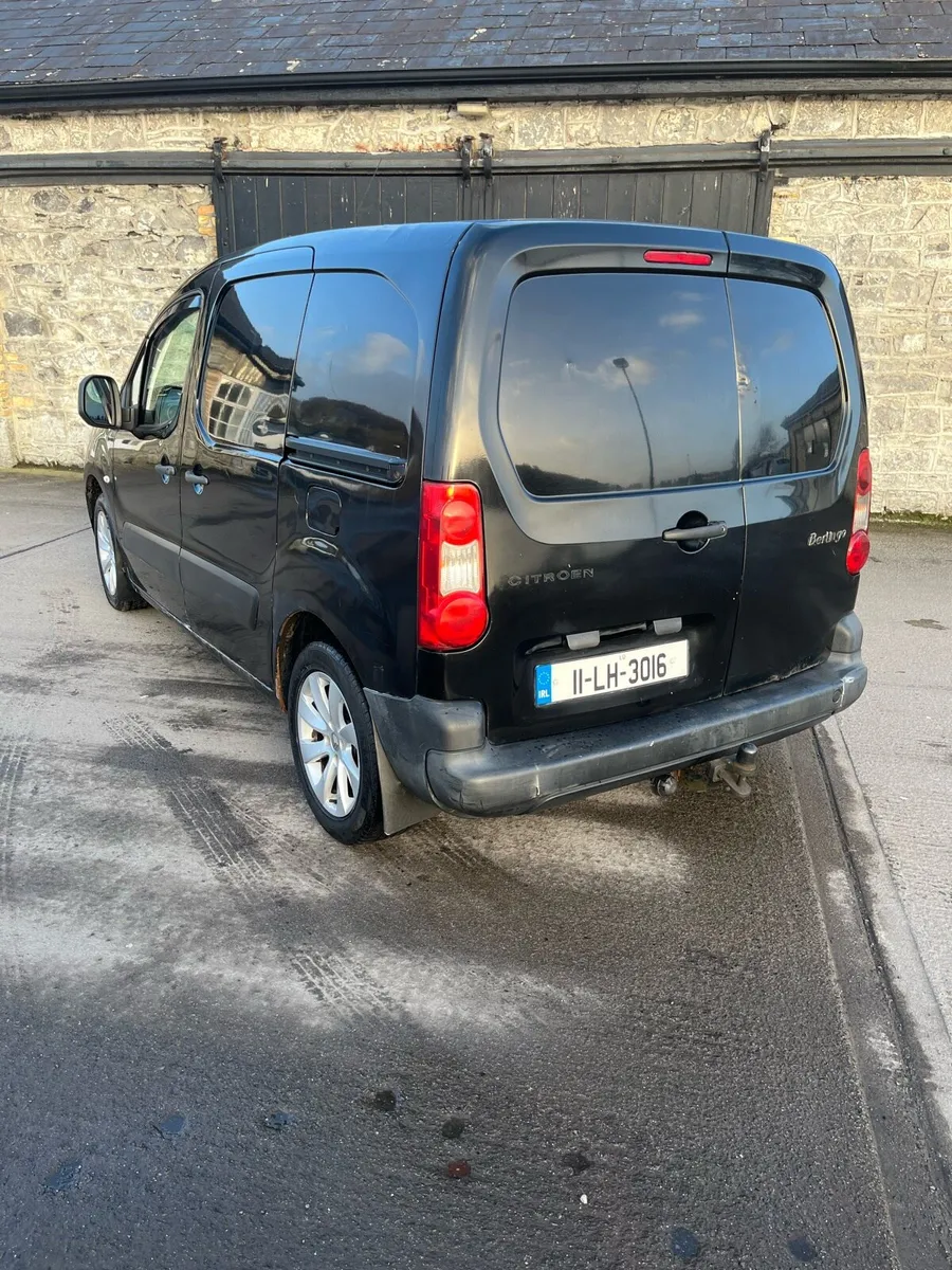 Citreon berlingo 2011 1.6 Diesel 3 seats new cvrt - Image 4