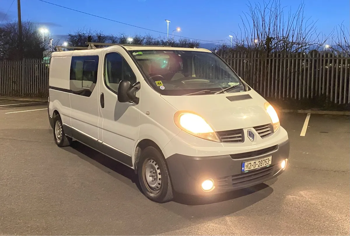 12 Renault Trafic. Long Wheel Base. €2950 Ono - Image 1
