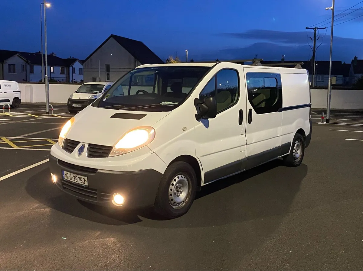 12 Renault Trafic. Long Wheel Base. €2950 Ono - Image 3