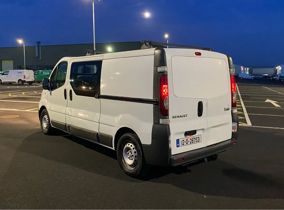 12 Renault Trafic. Long Wheel Base. €2950 Ono - Image 4