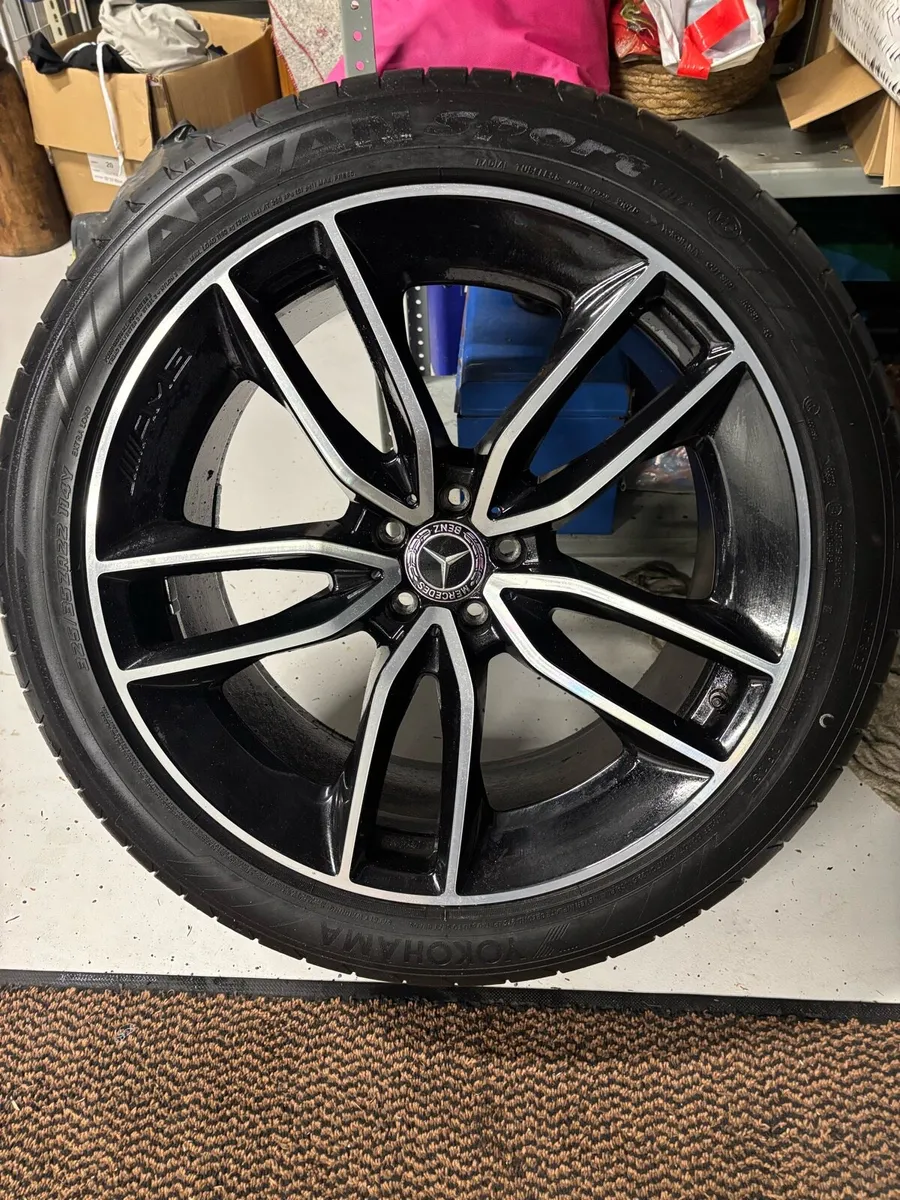 Mercedes AMG 22” Genuine OEM Black /Diamond Turned - Image 3
