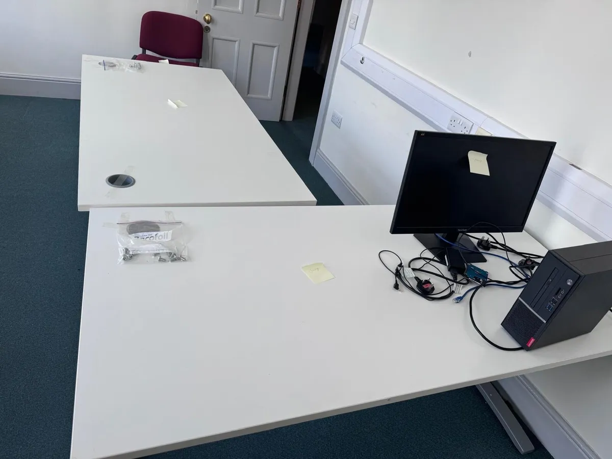 Office furniture - Image 1