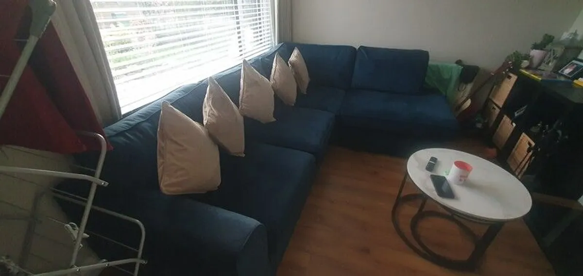 Corner sofa - Image 1