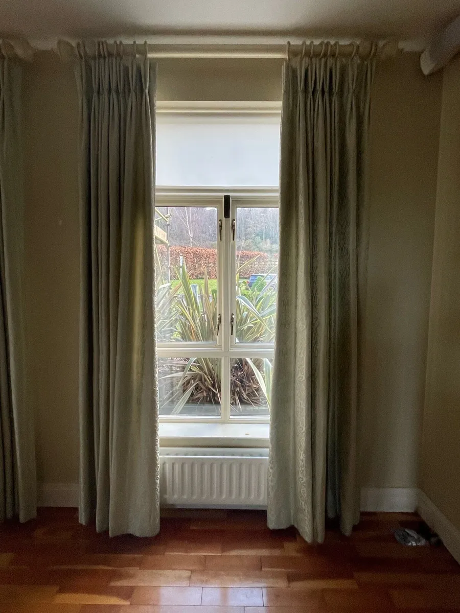Curtains - Image 4