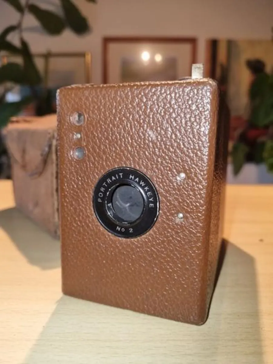 Kodak, Portrait Hawkeye No.2 Box Camera - Image 1