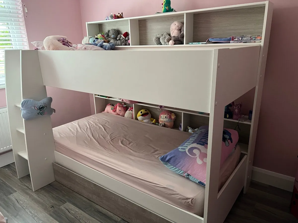 Bunk beds - Image 1