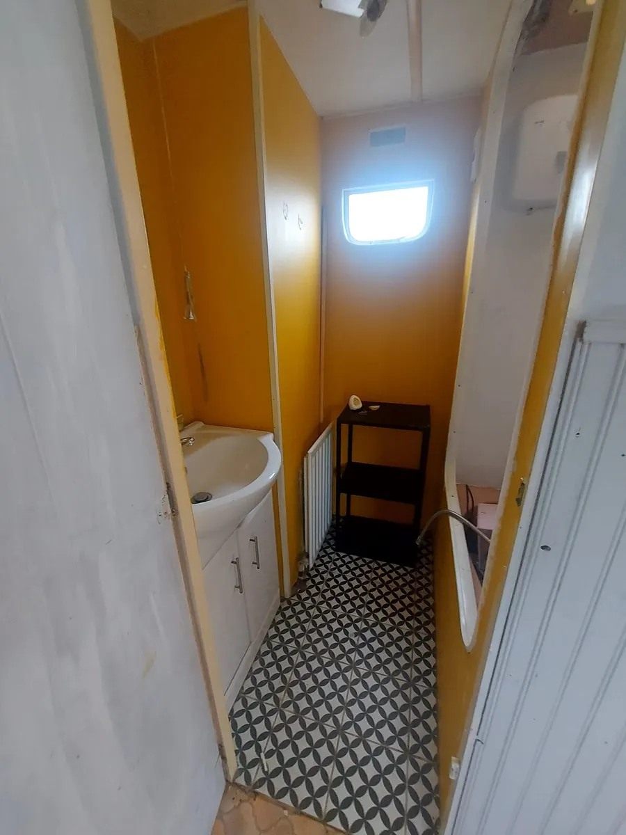 Mobile Home - Oil Central Heated - Image 3