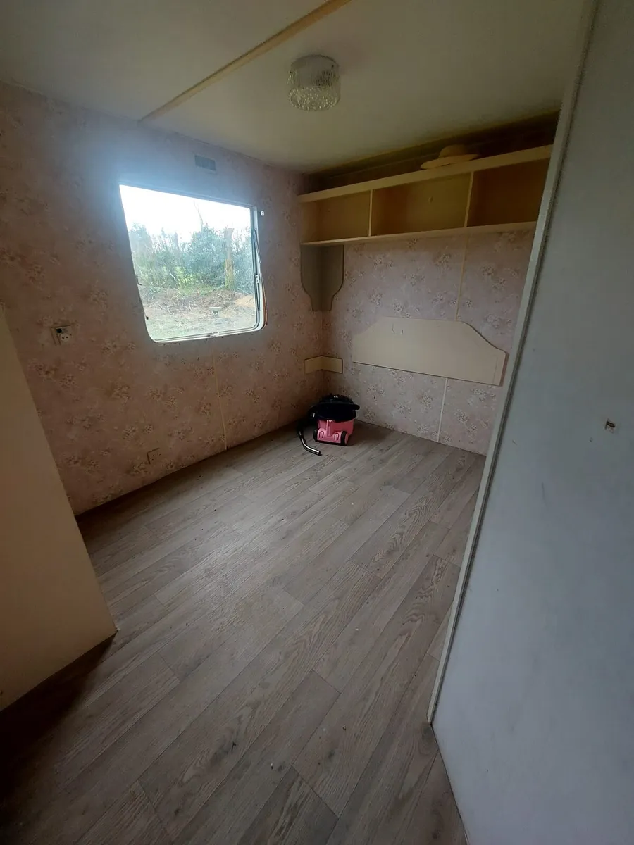 Mobile Home - Oil Central Heated - Image 4