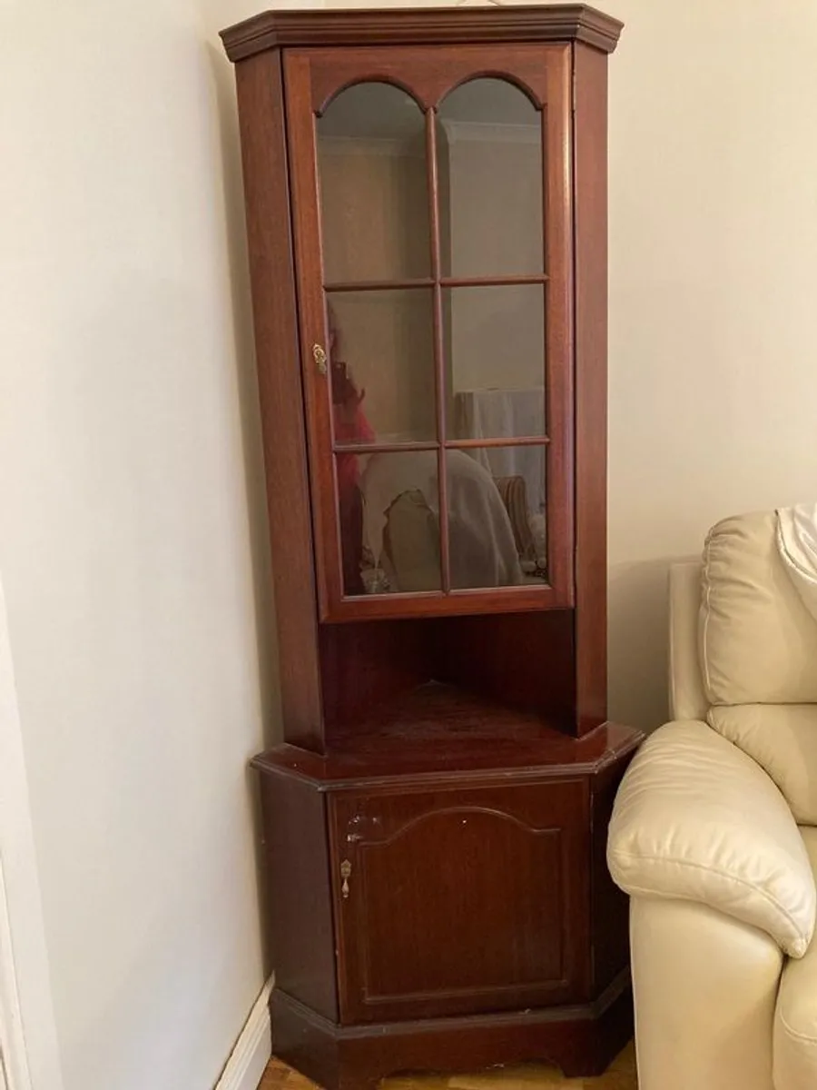 Corner cabinet - Image 1