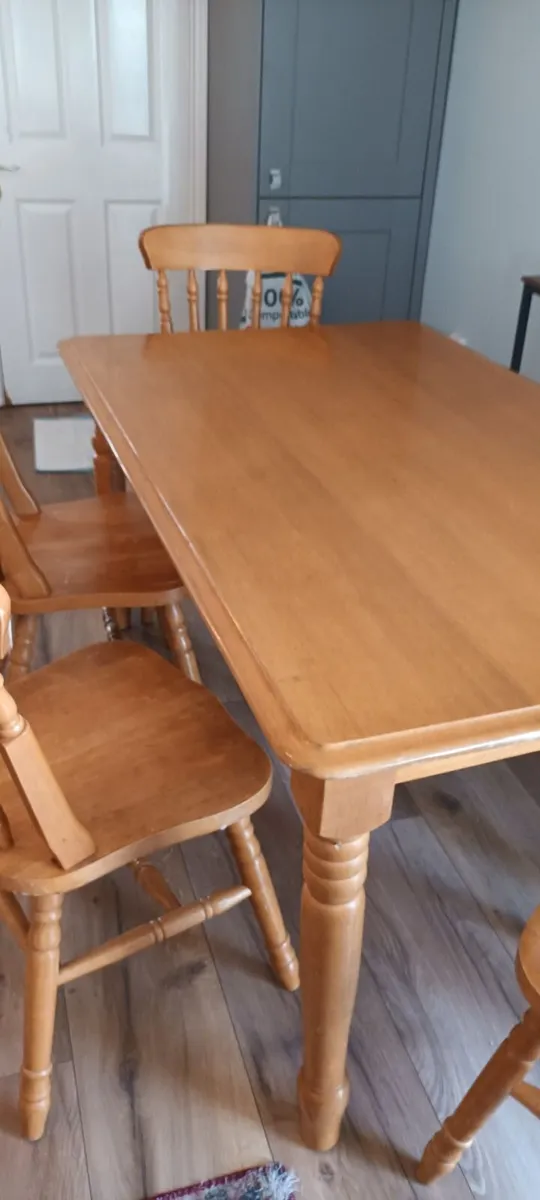 Dinning tàble and chairs - Image 1