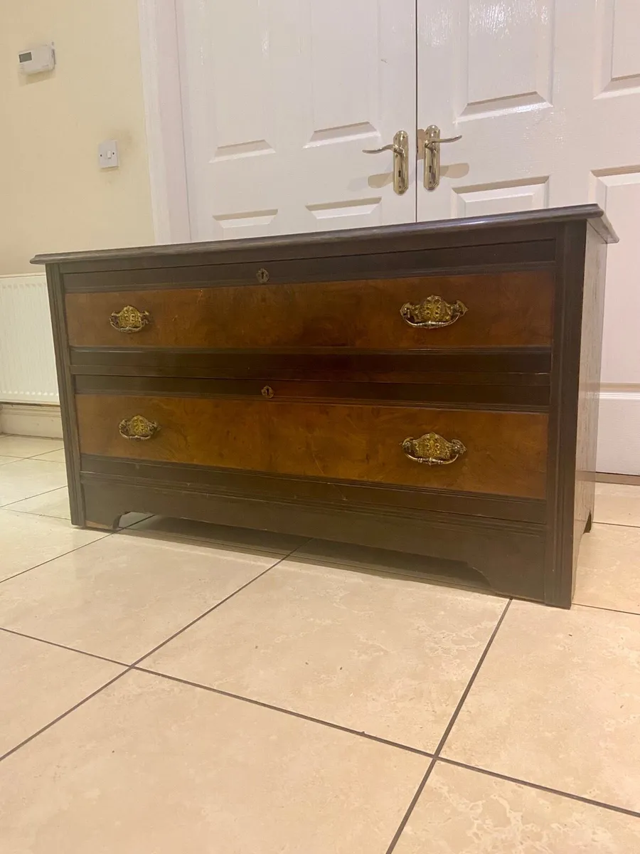 Victorian low size linen dresser - Image 2