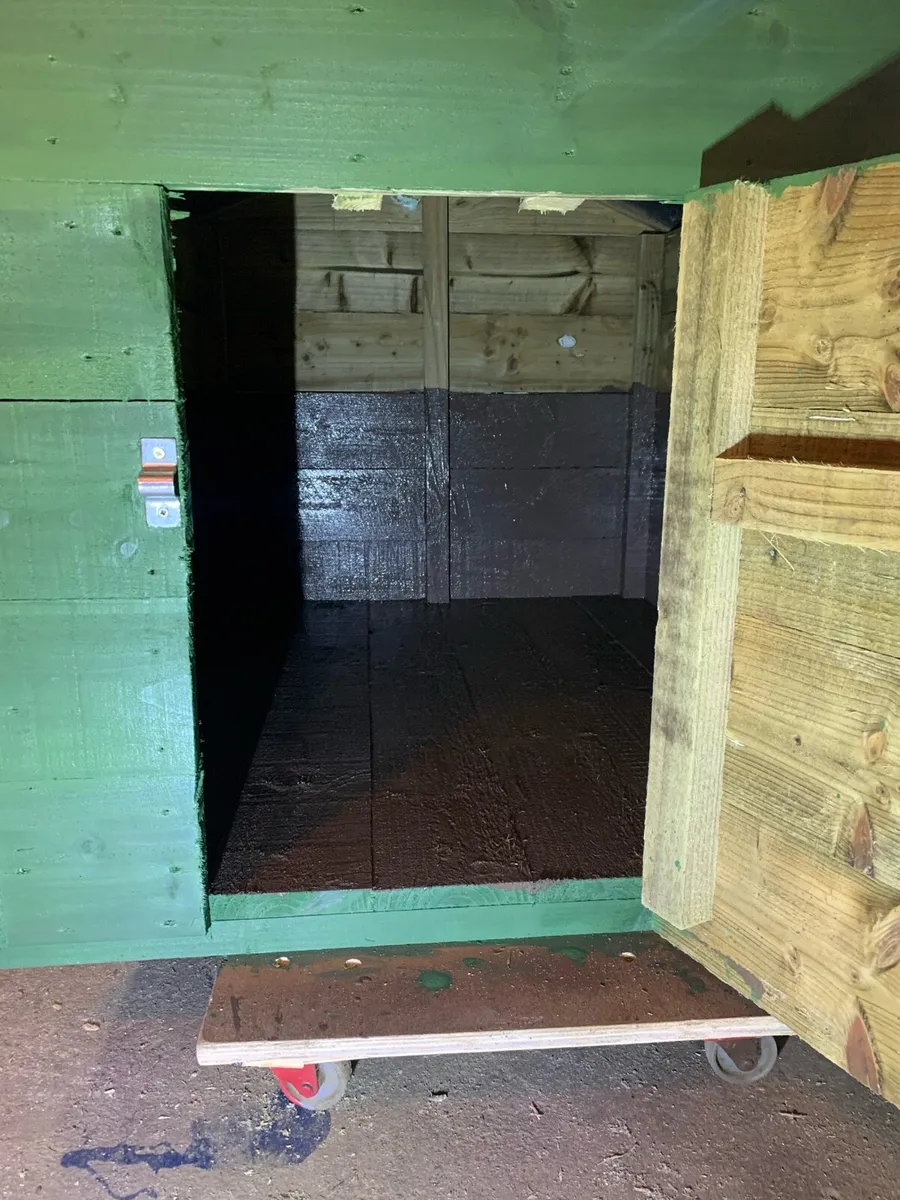 Hand made large dog house - Image 1