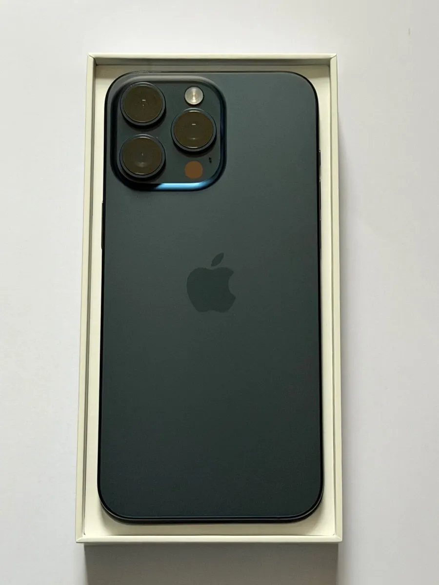 iPhone 15 Pro Max - Image 3