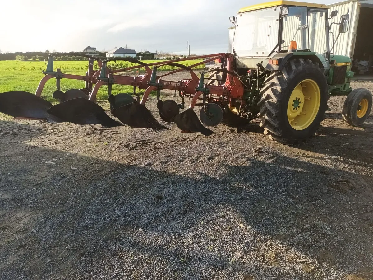 4 furrow plough - Image 1