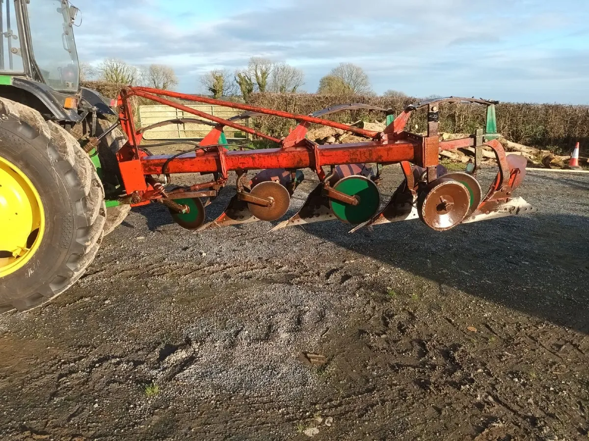 4 furrow plough - Image 4