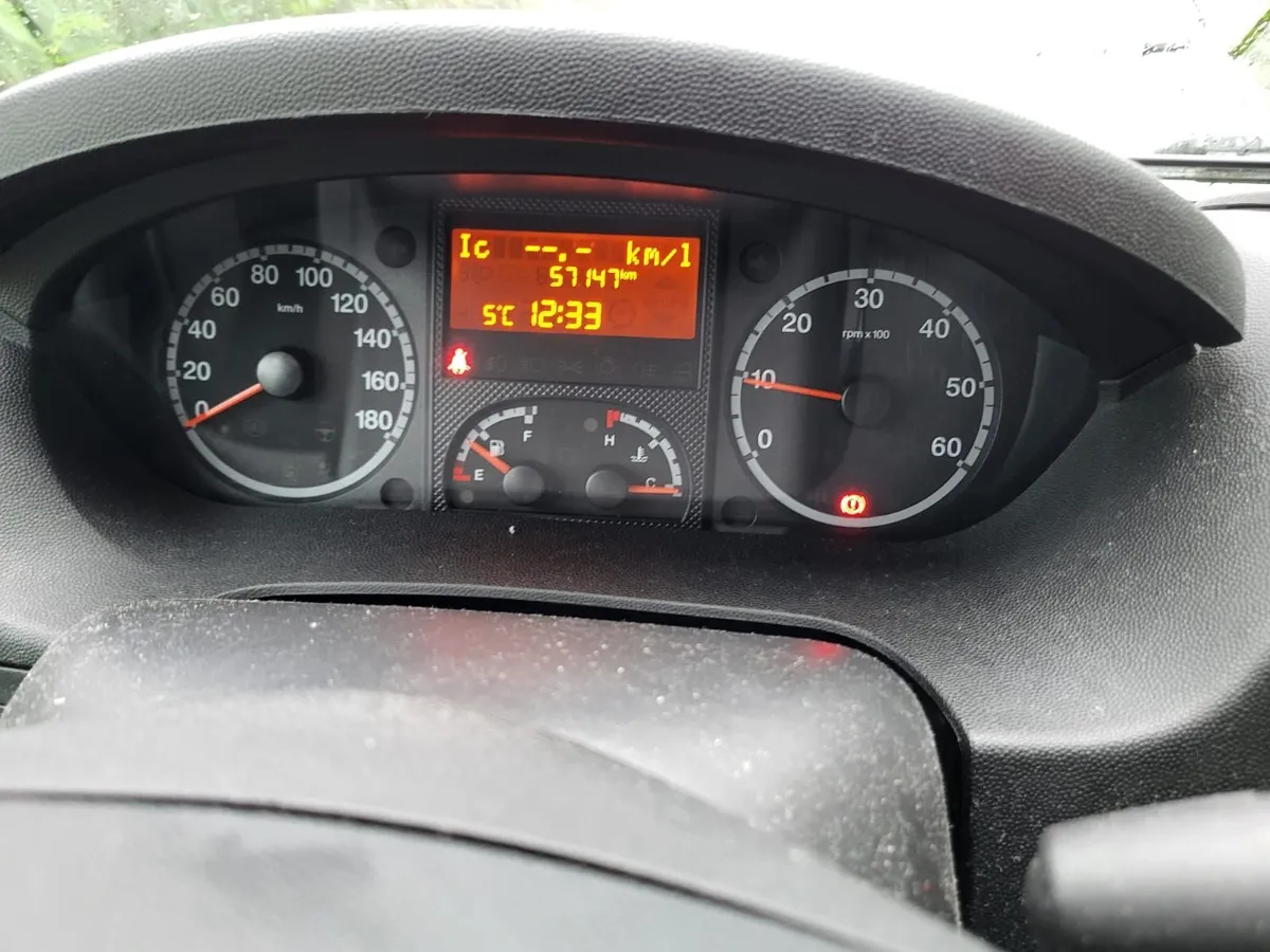 BURSTNER IT 590 FIFTY FIVE Camper - Image 2