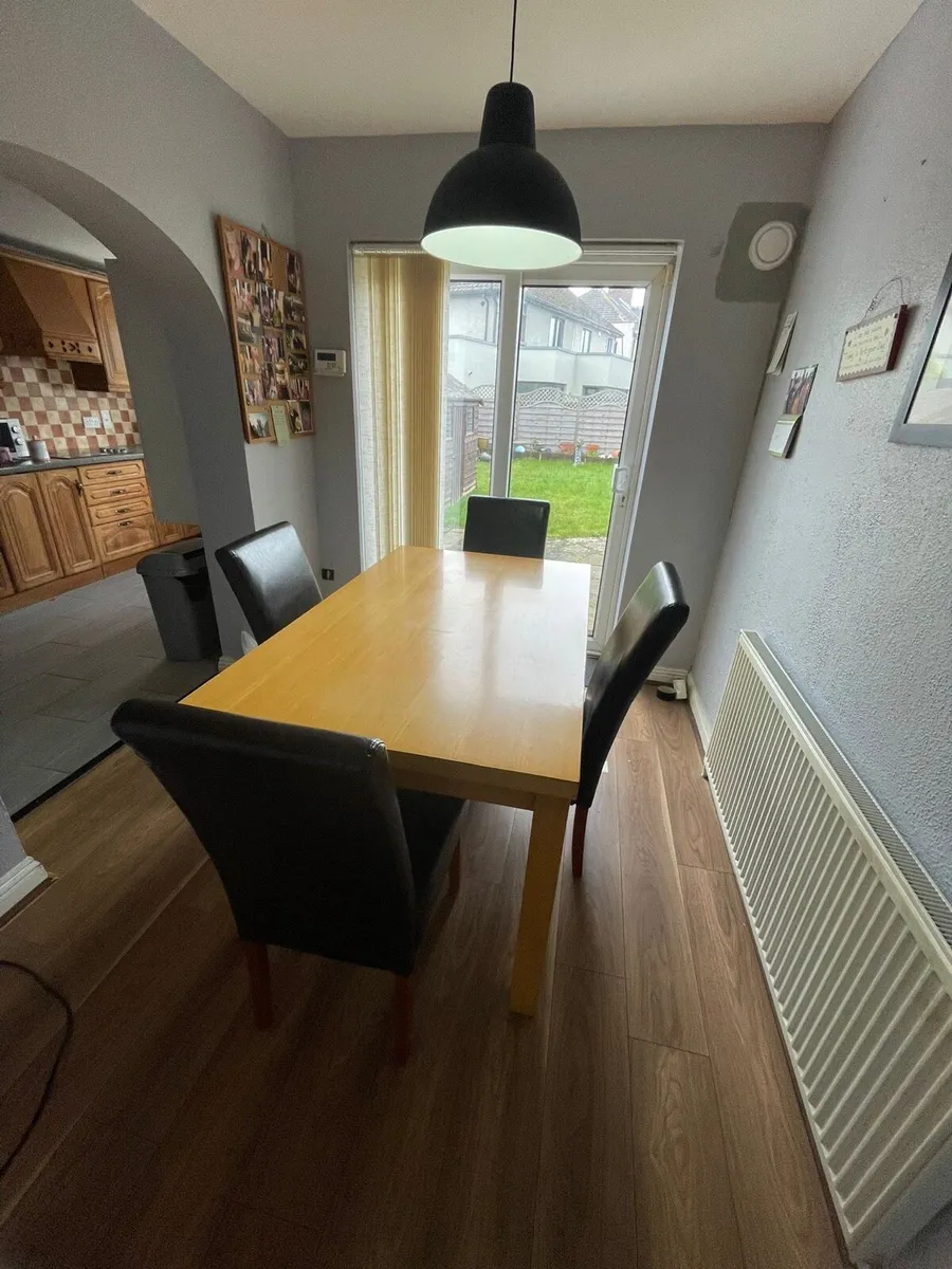 Kitchen table & chairs - Image 1