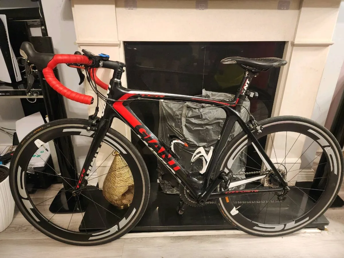 Giant Composite TCR full Carbon Frame - Image 1