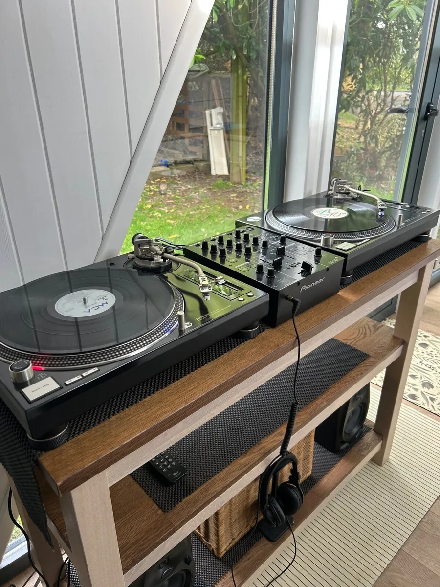 Technics 1210s MK5 - Image 1