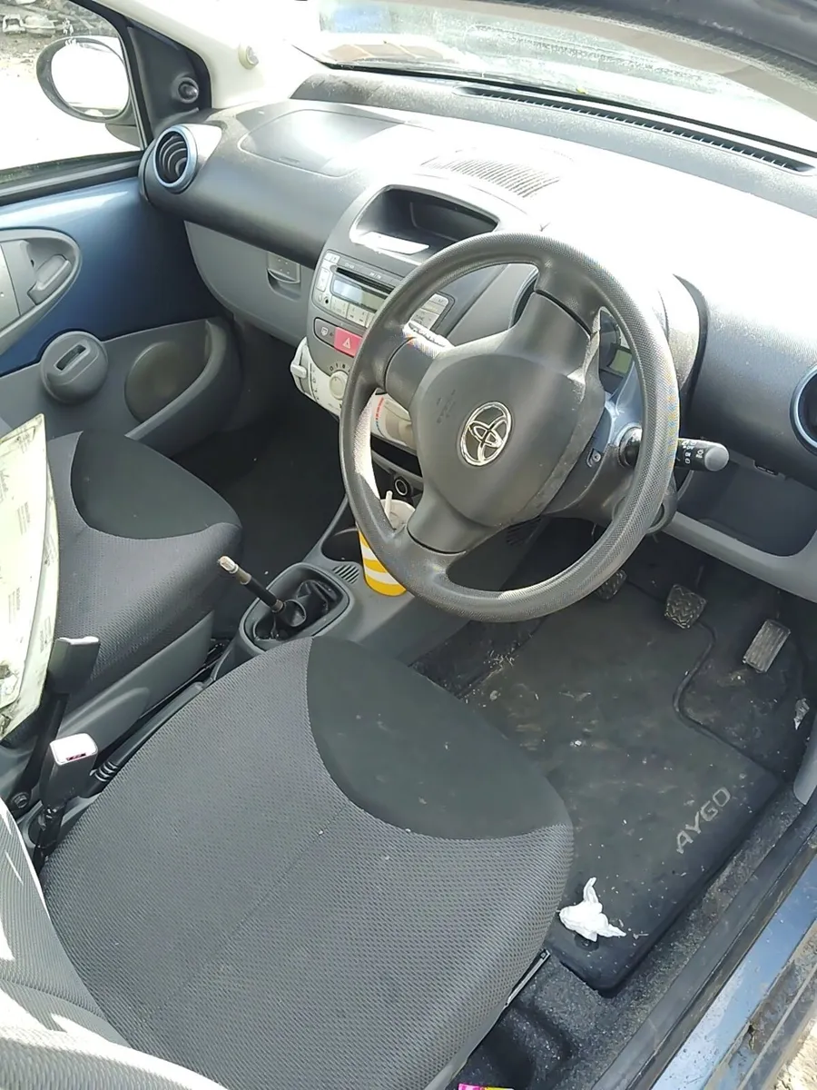 Breaking Toyota Aygo 2008 petrol - Image 3