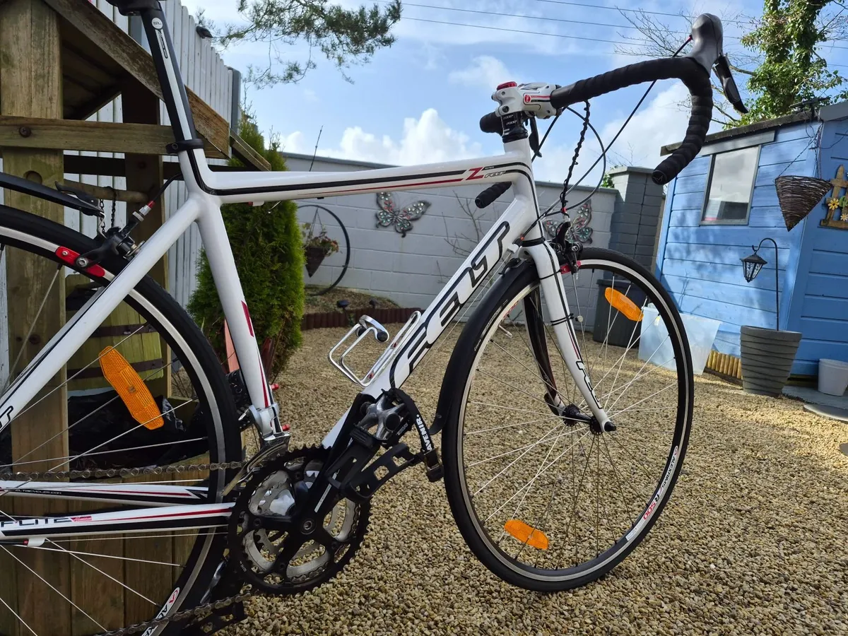 2016 FELT Z 100 ROAD BIKE - Image 1
