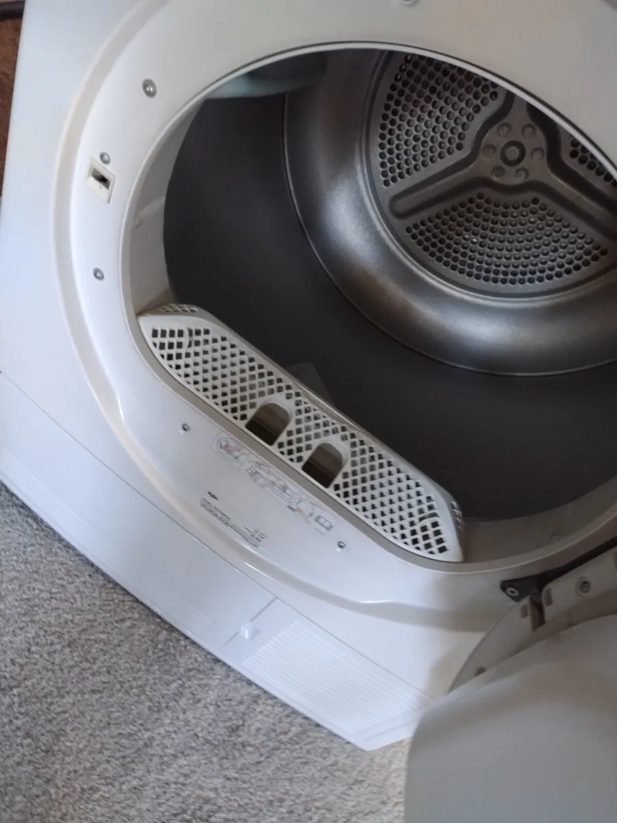 7KG Bush Condenser Dryer €150 - Image 4