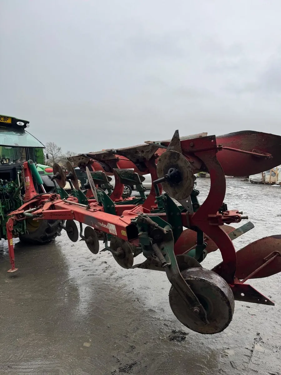 Kverneland plough - Image 3