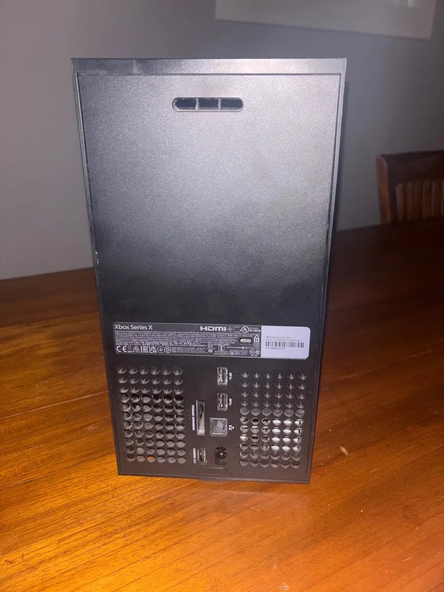 Xbox Series X - Image 2