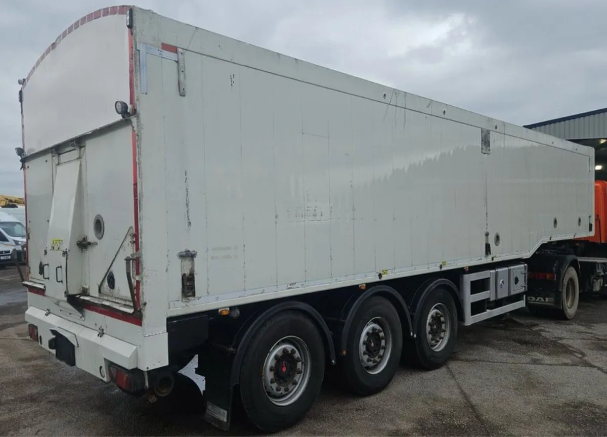 2015 Muldoon Triaxle Blower Trailer - Image 3