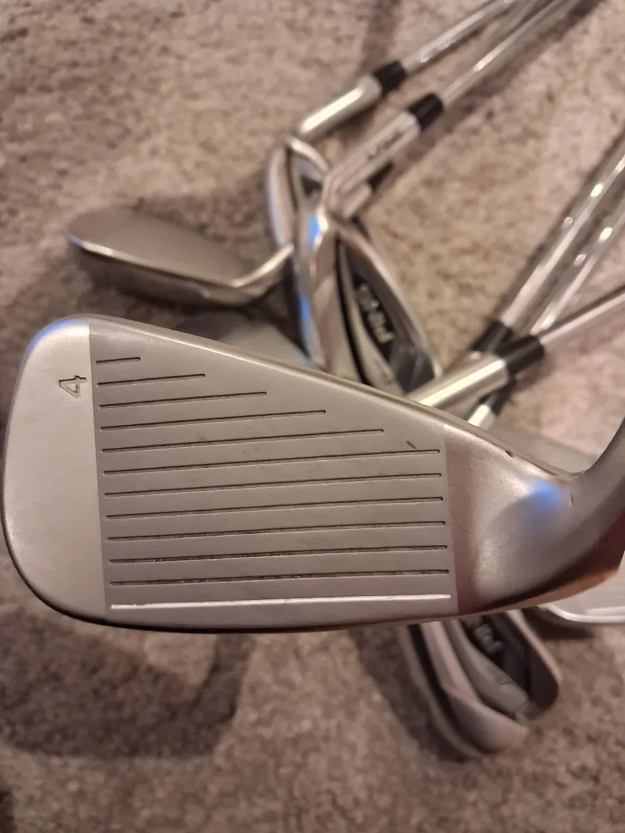 Ping G425 full set of 9 irons - Image 2