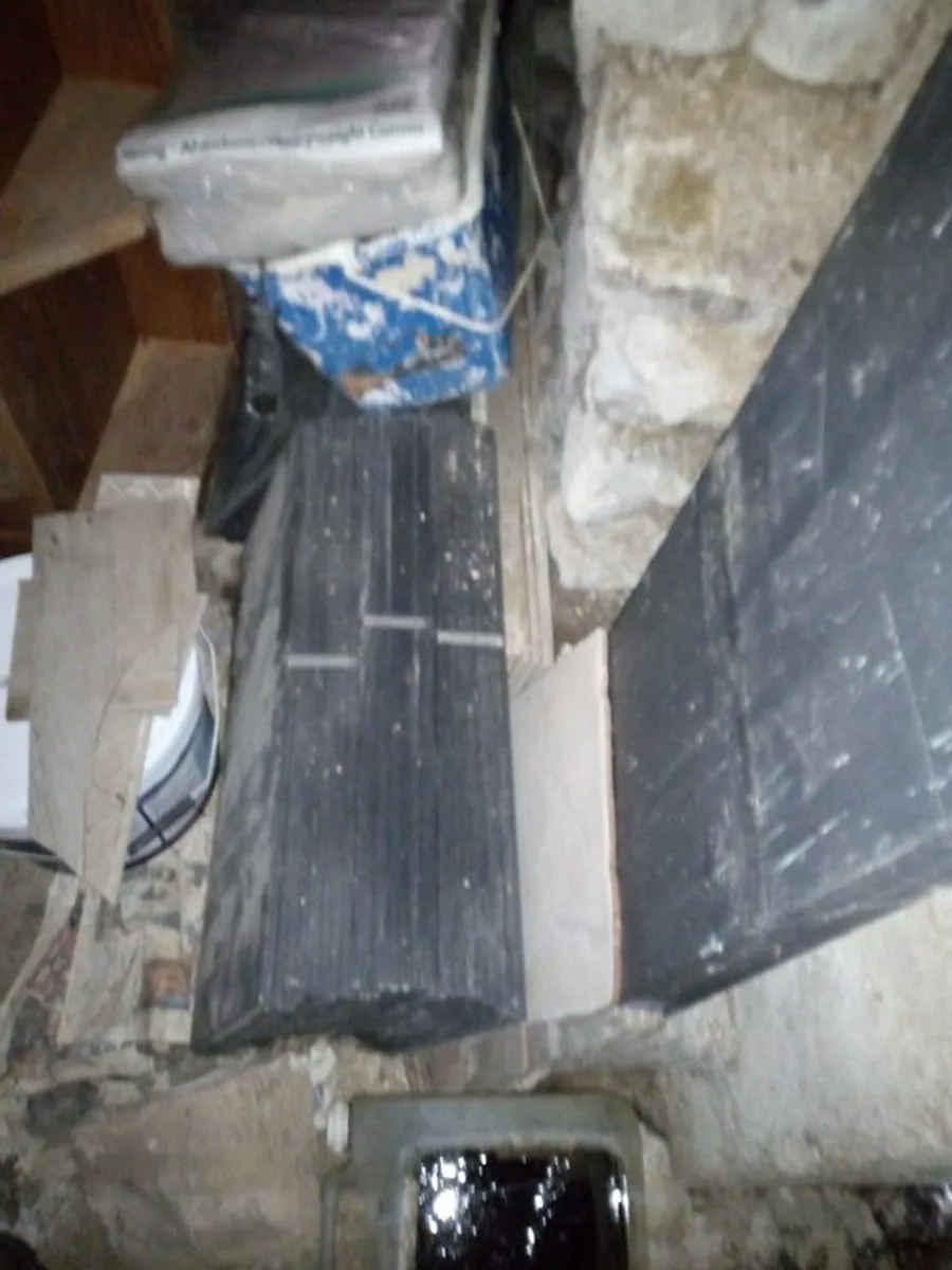 Roof slates and lead - Image 1